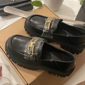 Chunky Leather Loafers with chain